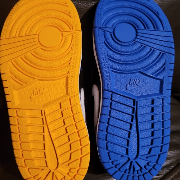 Nike Air Jordan 1 Mid MMD Multi-Color Grid KIDS - Picture 2 of 11